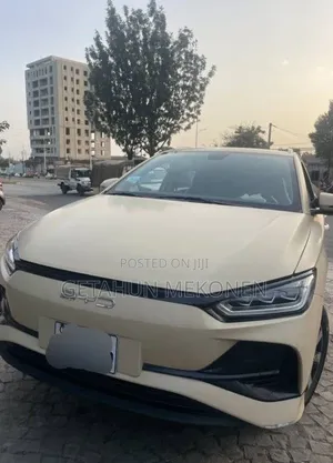 BYD E2 43 kWh 94 hp FWD 2024