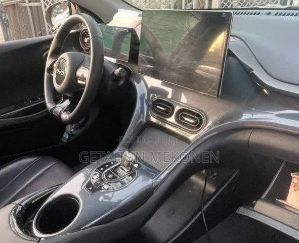 BYD E2 43 kWh 94 hp FWD 2024