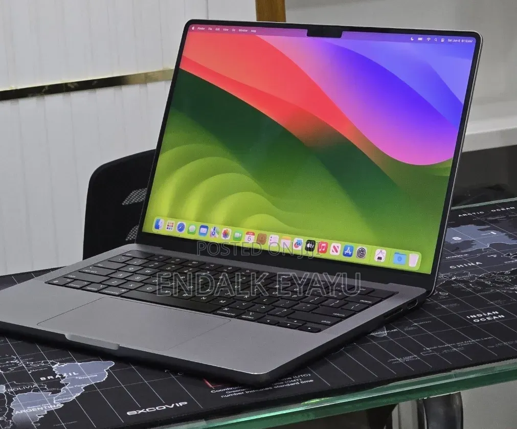New Laptop Apple MacBook Pro 2023 M3 Pro 8GB Apple M3 Pro SSD 512GB