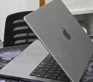 New Laptop Apple MacBook Pro 2023 M3 Pro 8GB Apple M3 Pro SSD 512GB