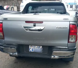 Toyota Hilux 2020 Silver