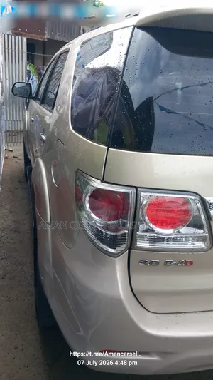 Toyota Fortuner 2011 Beige