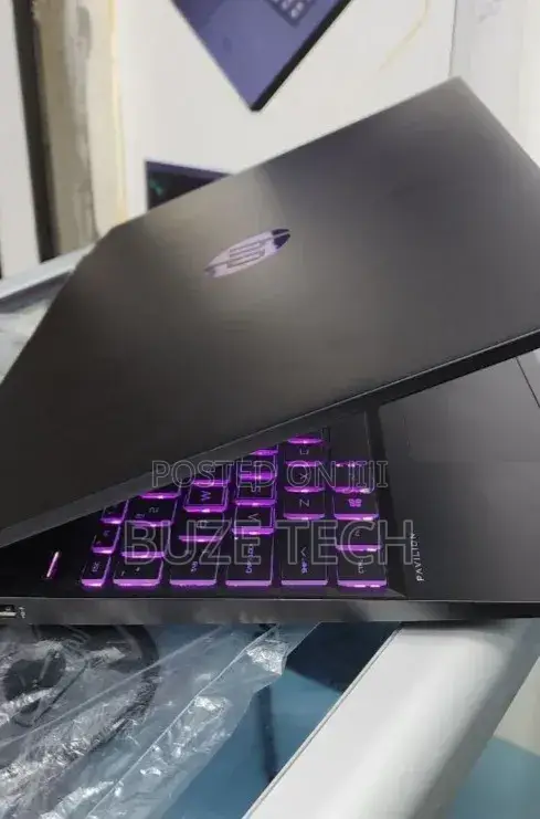 New HP Pavilion Gaming Laptop 15-dk2xxx 16GB AMD Ryzen 7 SSD 512GB