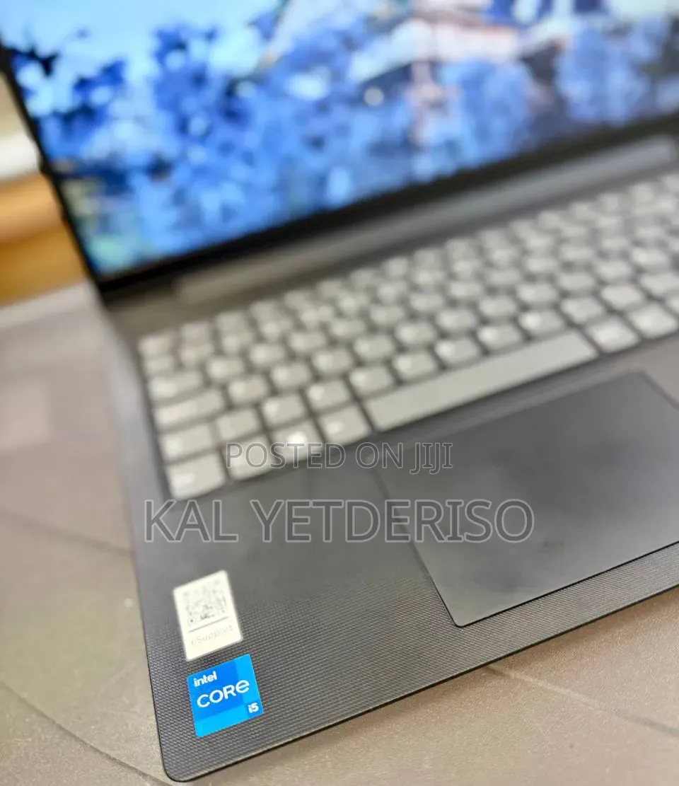 New Laptop Lenovo 12GB Intel Core i5 SSD 512GB