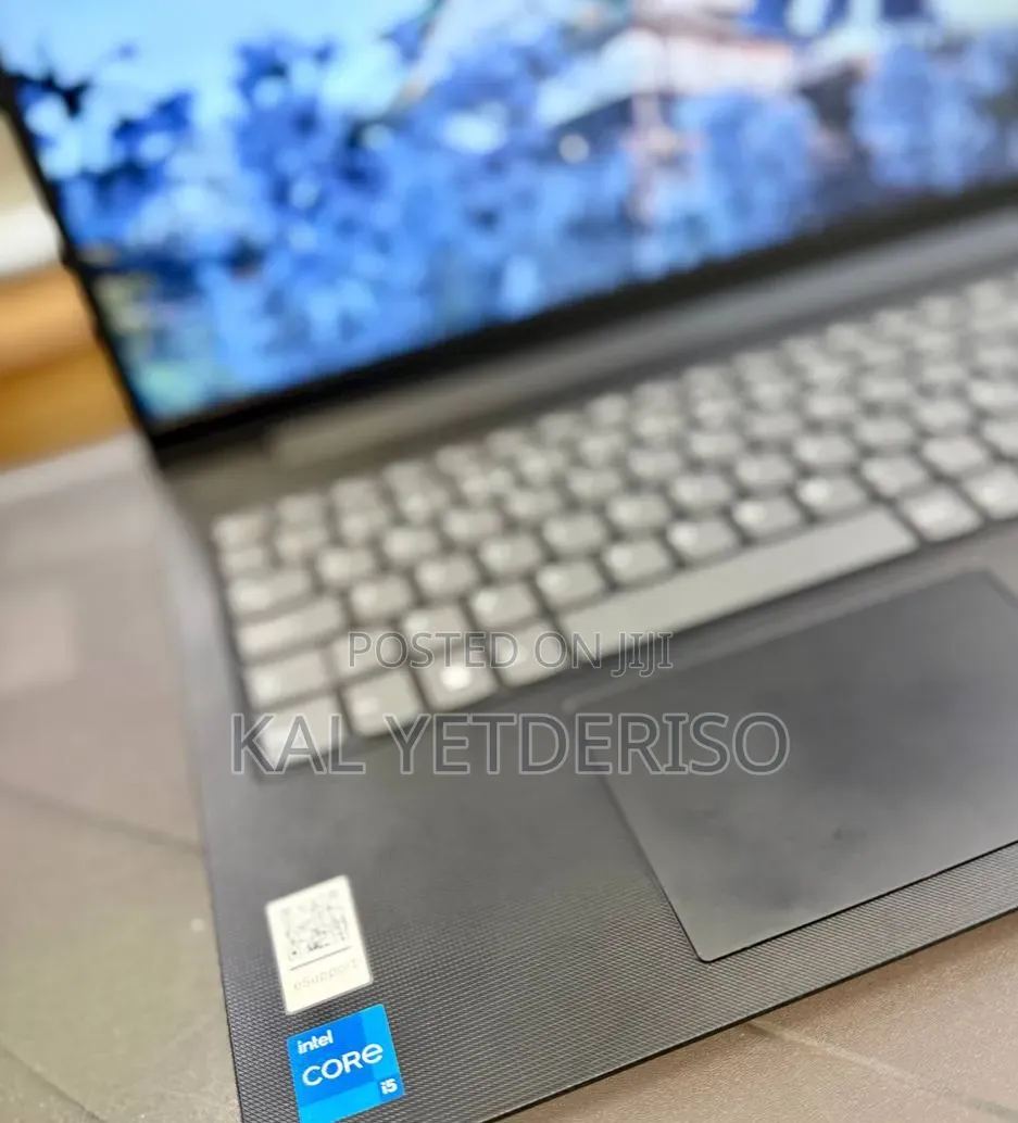 New Laptop Lenovo 12GB Intel Core i5 SSD 512GB