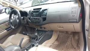 Toyota Fortuner 2011 Gold