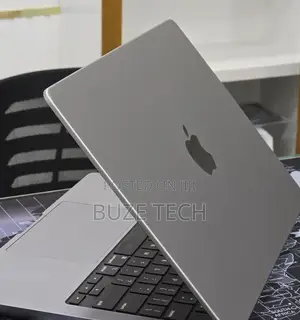New Laptop Apple MacBook Pro 2023 M3 8GB Apple M3 Pro SSD 512GB
