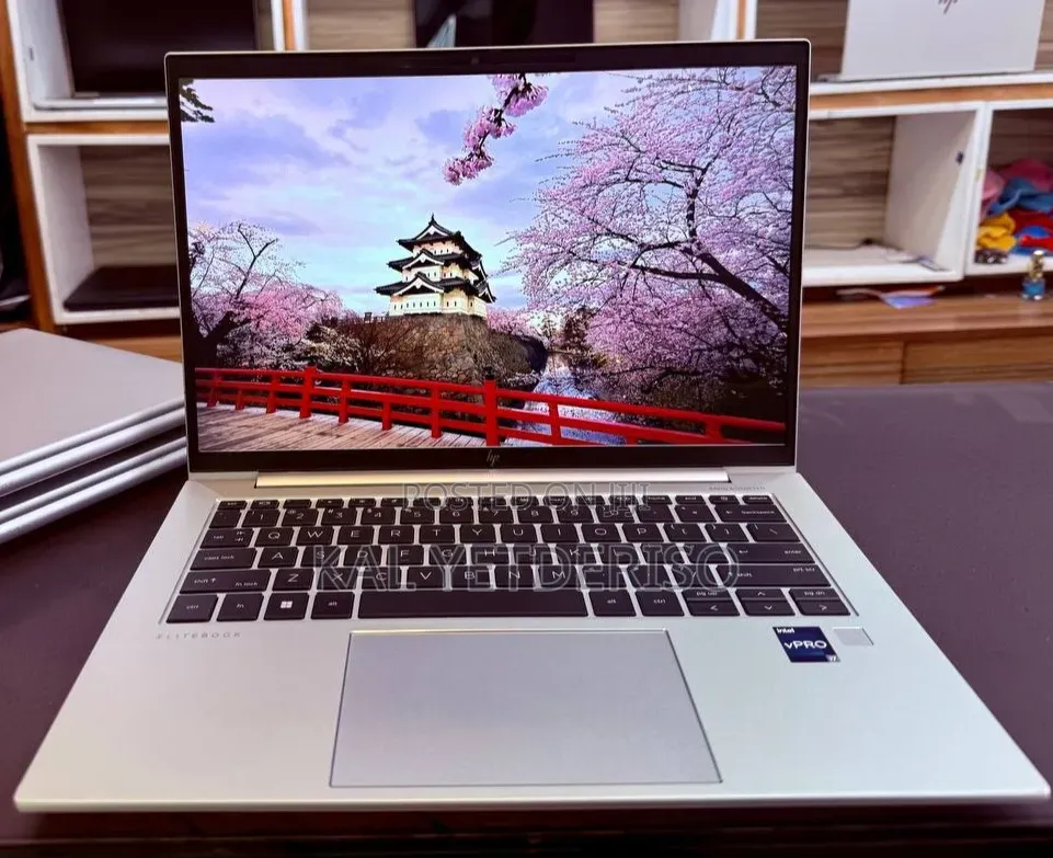 New Laptop HP EliteBook 840 G10 8GB Intel Core i7 SSD 1T