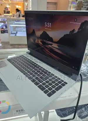 New Laptop Dell G15 5510 16GB Intel Core i7 SSD 512GB