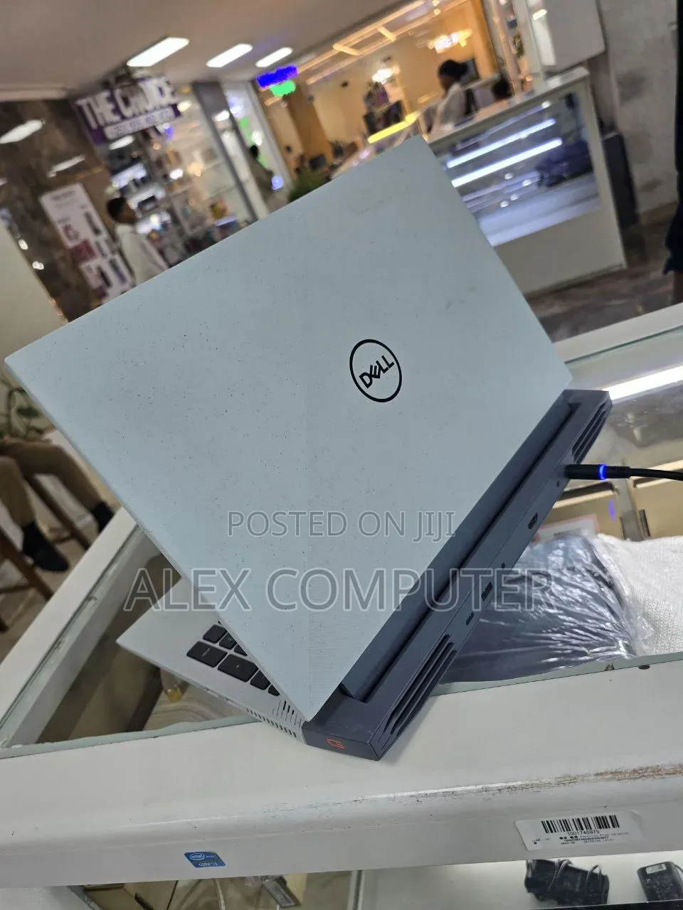 New Laptop Dell G15 5510 16GB Intel Core i7 SSD 512GB