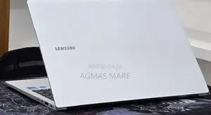 New Laptop Samsung Galaxy Book4 16GB Intel Core 7 SSD 512GB