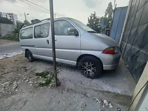 Toyota HiAce 2003 Silver
