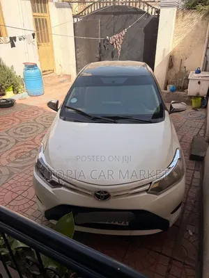Toyota Yaris 2014 White