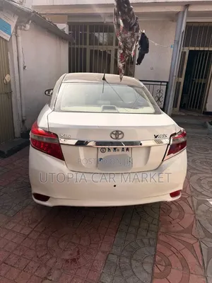 Toyota Yaris 2014 White