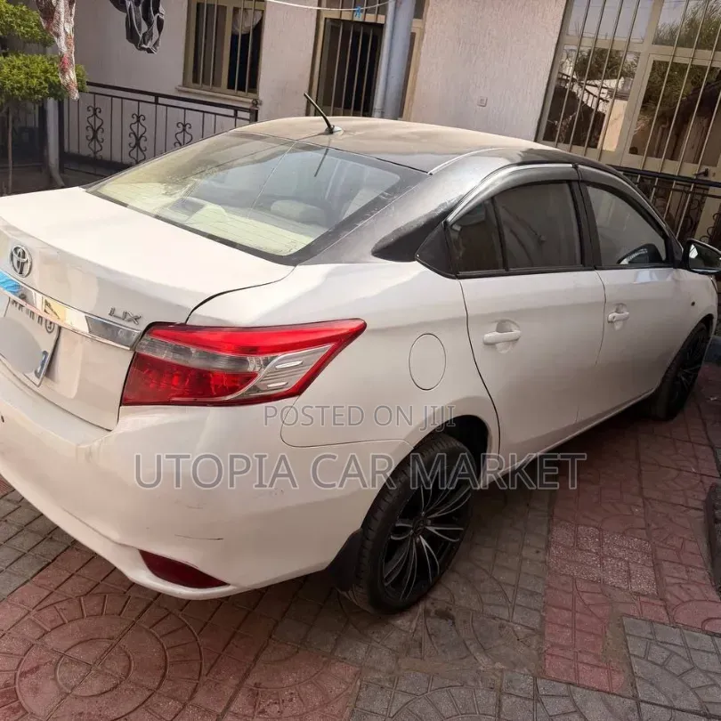Toyota Yaris 2014 White