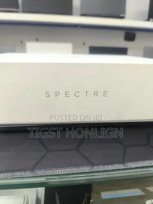 New Laptop HP Spectra 13 16GB Intel Core i7 SSD 1T