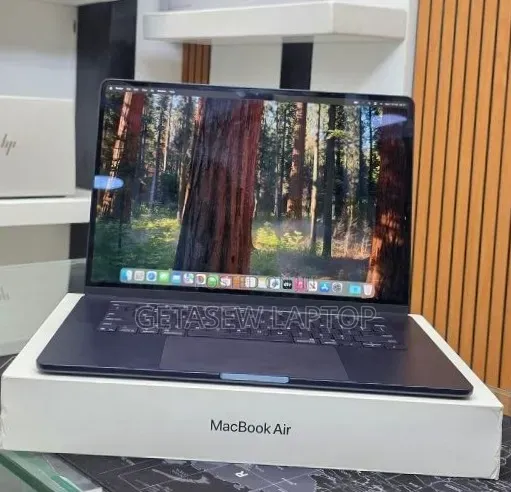 New Laptop Apple MacBook Air 2025 M4 16GB Apple M4 SSD 256GB