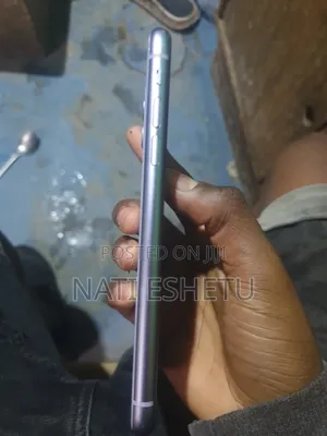 Apple iPhone 11 64 GB Gray