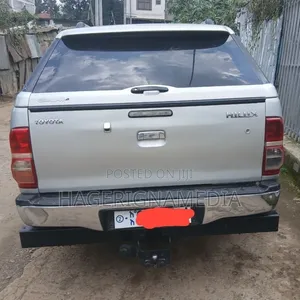 Toyota Hilux 2012 Silver