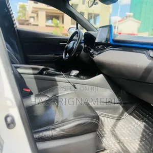 Toyota C-HR 2023 White