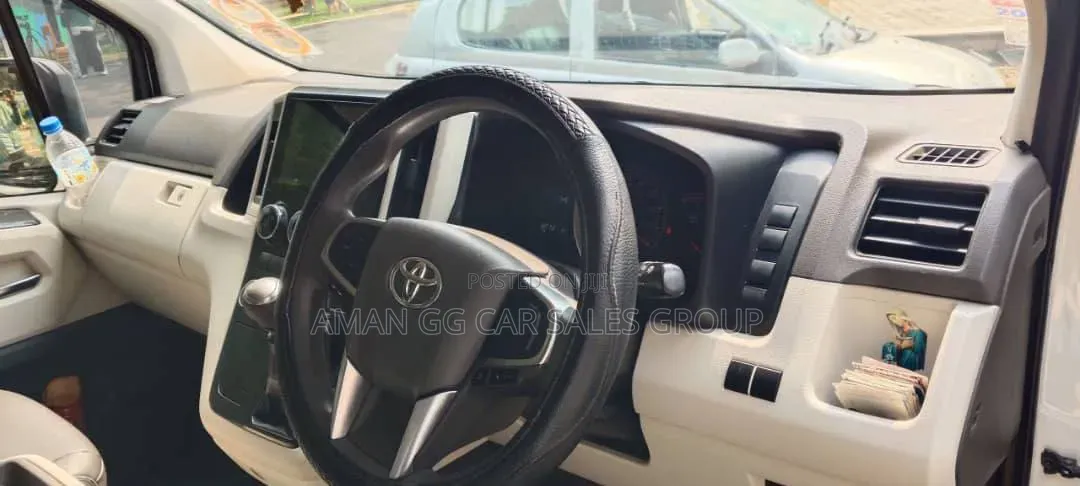 Toyota HiAce 2020 White