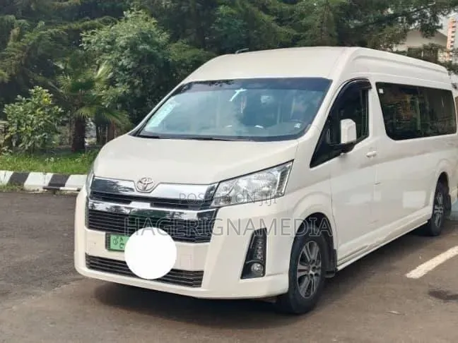 Toyota HiAce 2010 White