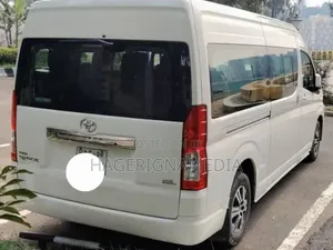 Toyota HiAce 2010 White