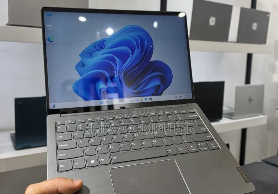 New Laptop Lenovo 16GB AMD Ryzen 7 SSD 512GB