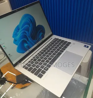 New Laptop HP EliteBook 840 G10 16GB Intel Core i7 SSD 512GB