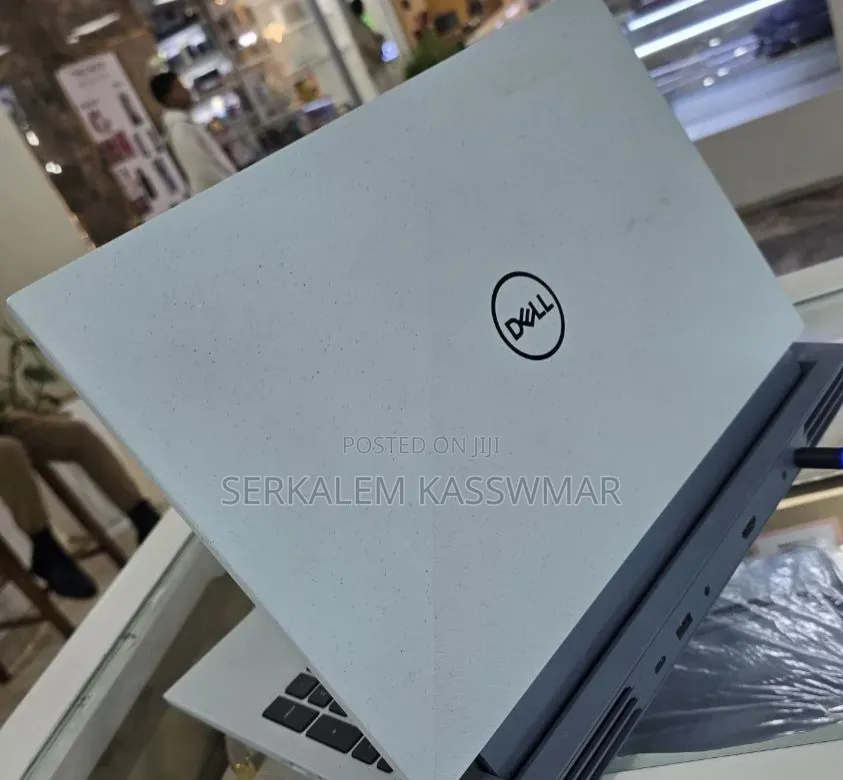 New Laptop Dell G15 5510 16GB Intel Core i7 SSD 512GB