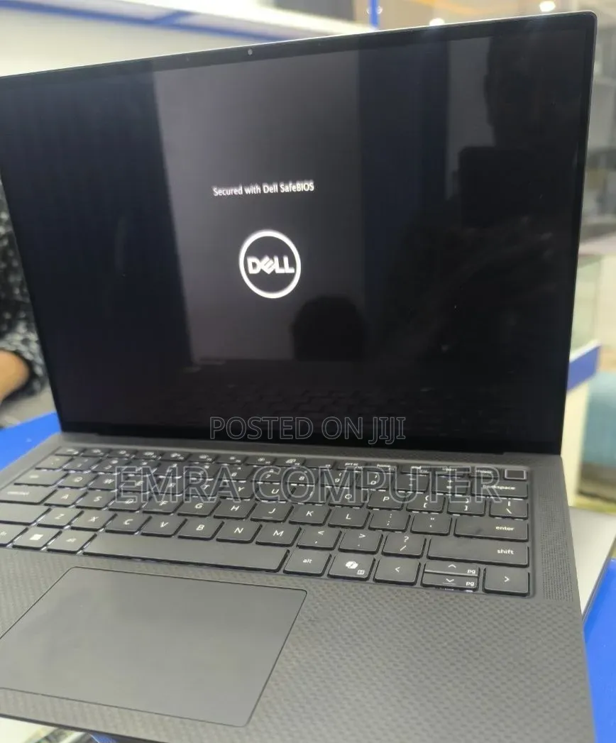 New Laptop Dell Precision 5490 32GB Intel Core Ultra 9 SSD 1T