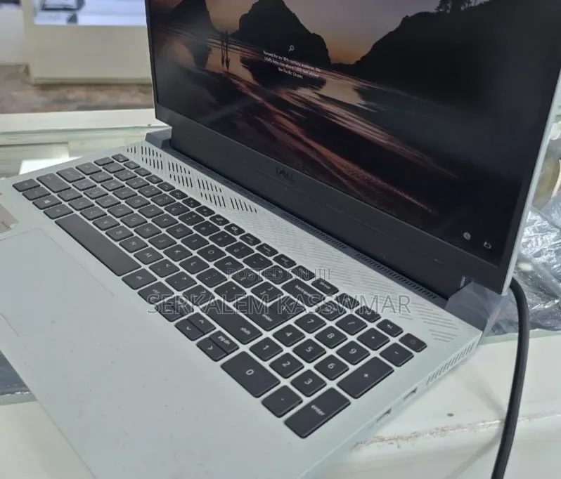 New Laptop Dell G15 5510 16GB Intel Core i7 SSD 512GB