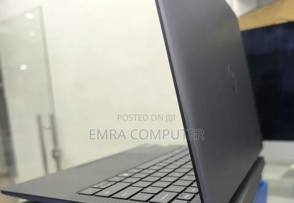 New Laptop Dell Precision 5490 32GB Intel Core Ultra 9 SSD 1T