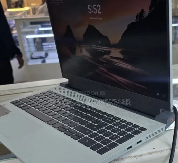 New Laptop Dell G15 5510 16GB Intel Core i7 SSD 512GB