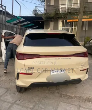 BYD E2 43 kWh 94 hp FWD 2024 Ivory
