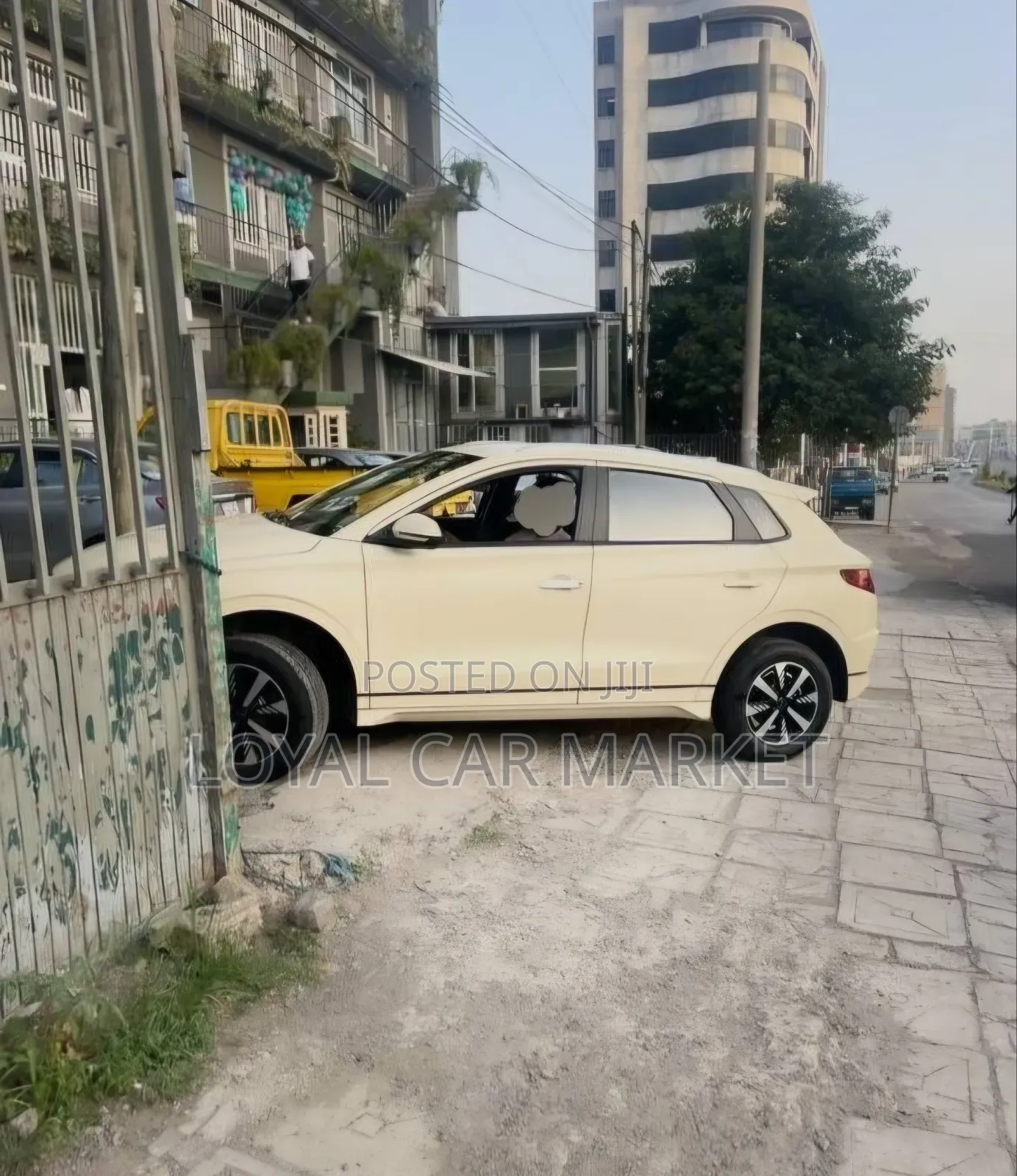 BYD E2 43 kWh 94 hp FWD 2024 Ivory