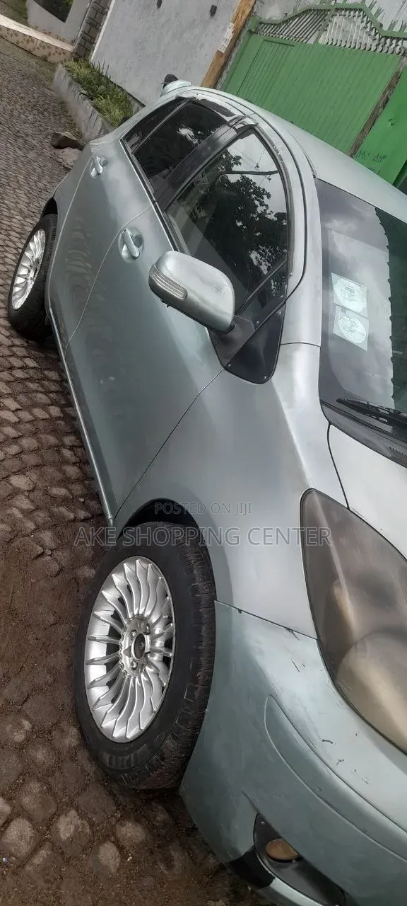 Toyota Yaris 2010 Green