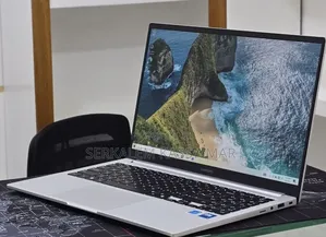 New Laptop Samsung Galaxy Book4 16GB Intel Core i7 SSD 512GB