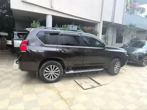 Toyota Land Cruiser Prado 2018 Black