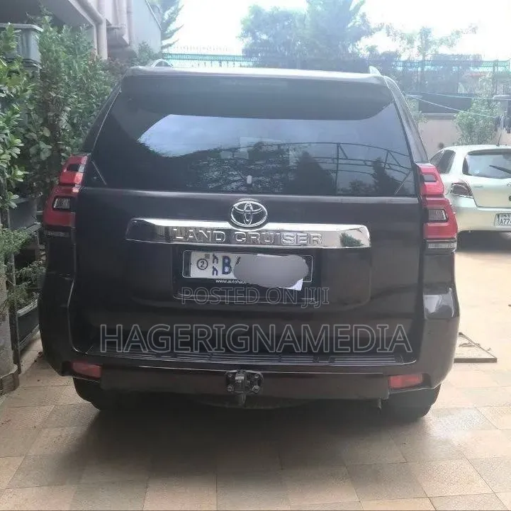 Toyota Land Cruiser Prado 2018 Black