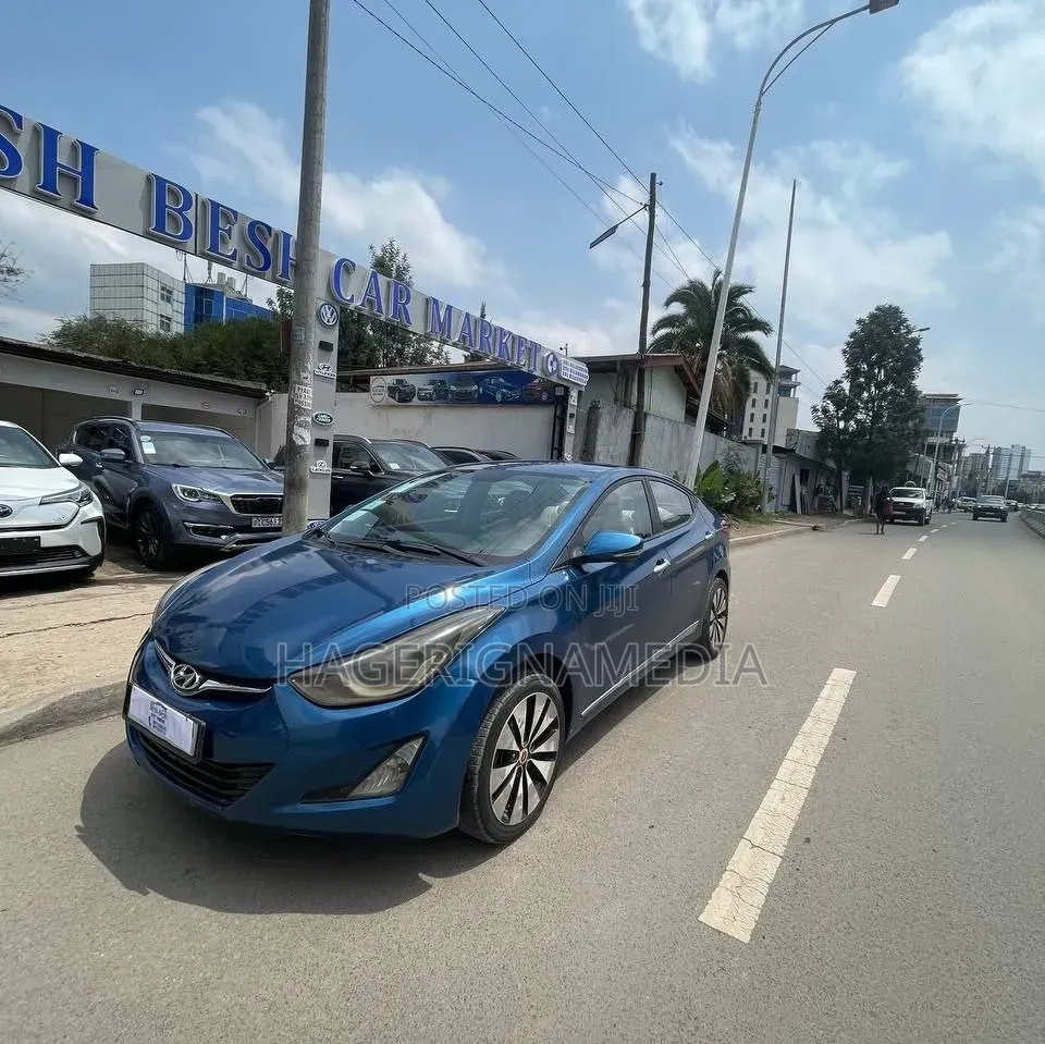 Hyundai Avante 2015 Blue