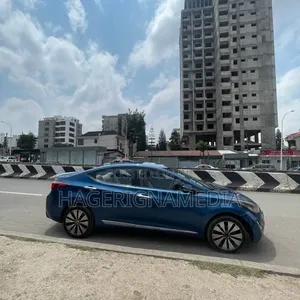 Hyundai Avante 2015 Blue