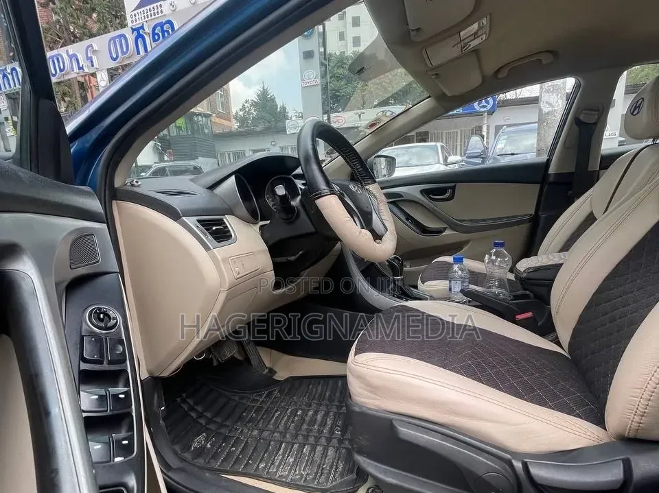 Hyundai Avante 2015 Blue