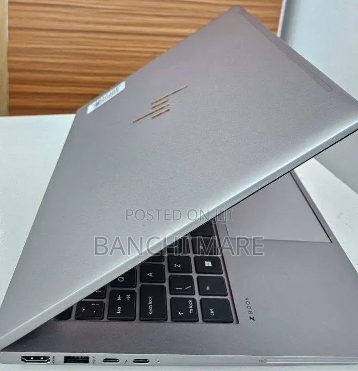 New Laptop HP ZBook Firefly 14 G10 16GB Intel Core i7 SSD 512GB