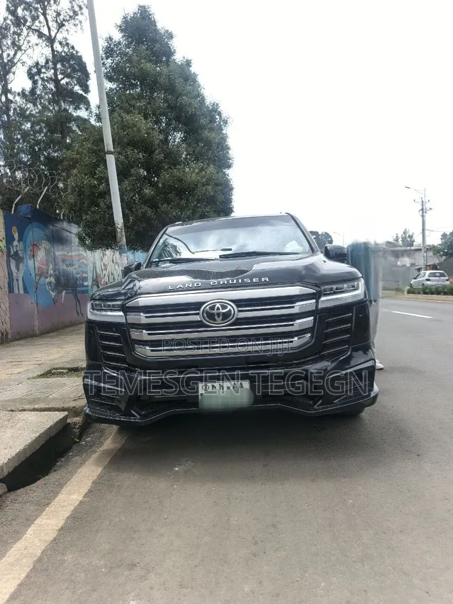 Toyota Land Cruiser 2023 Black