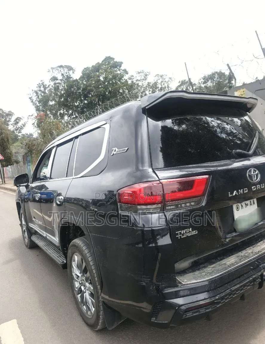 Toyota Land Cruiser 2023 Black