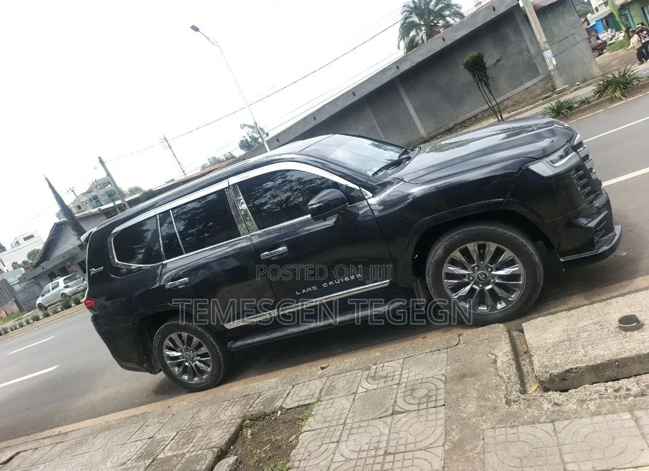 Toyota Land Cruiser 2023 Black