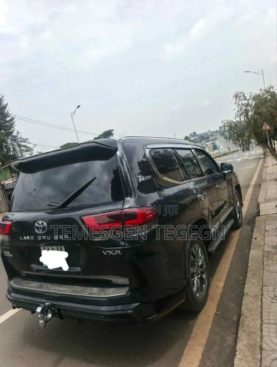 Toyota Land Cruiser 2023 Black