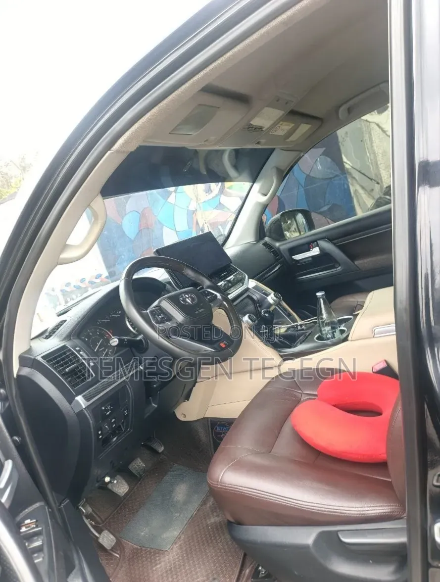 Toyota Land Cruiser 2023 Black