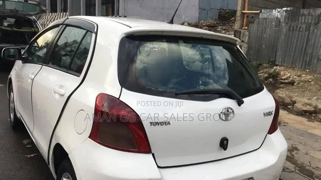 Toyota Yaris 2011 White